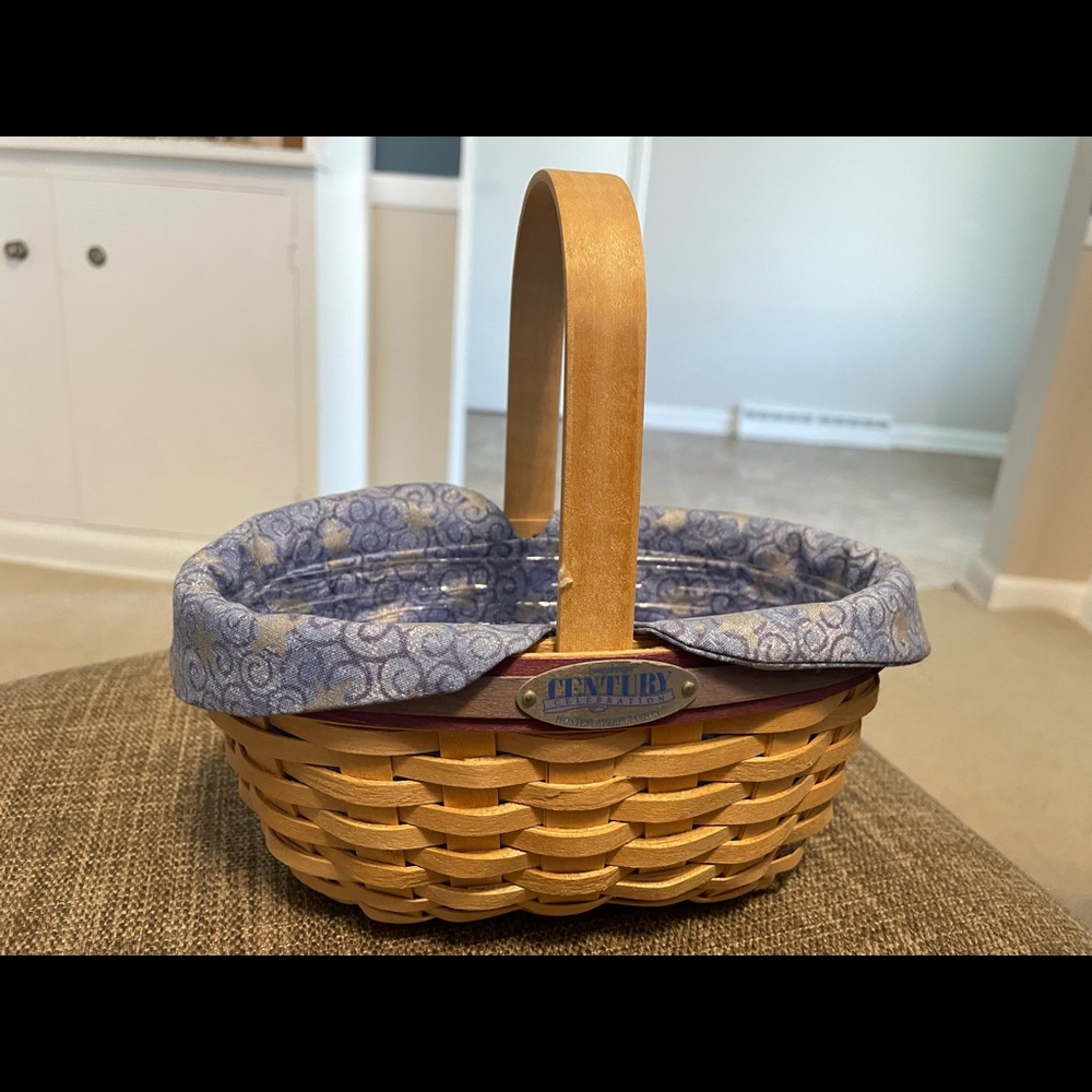 Longaberger basket - Picture 1 of 3